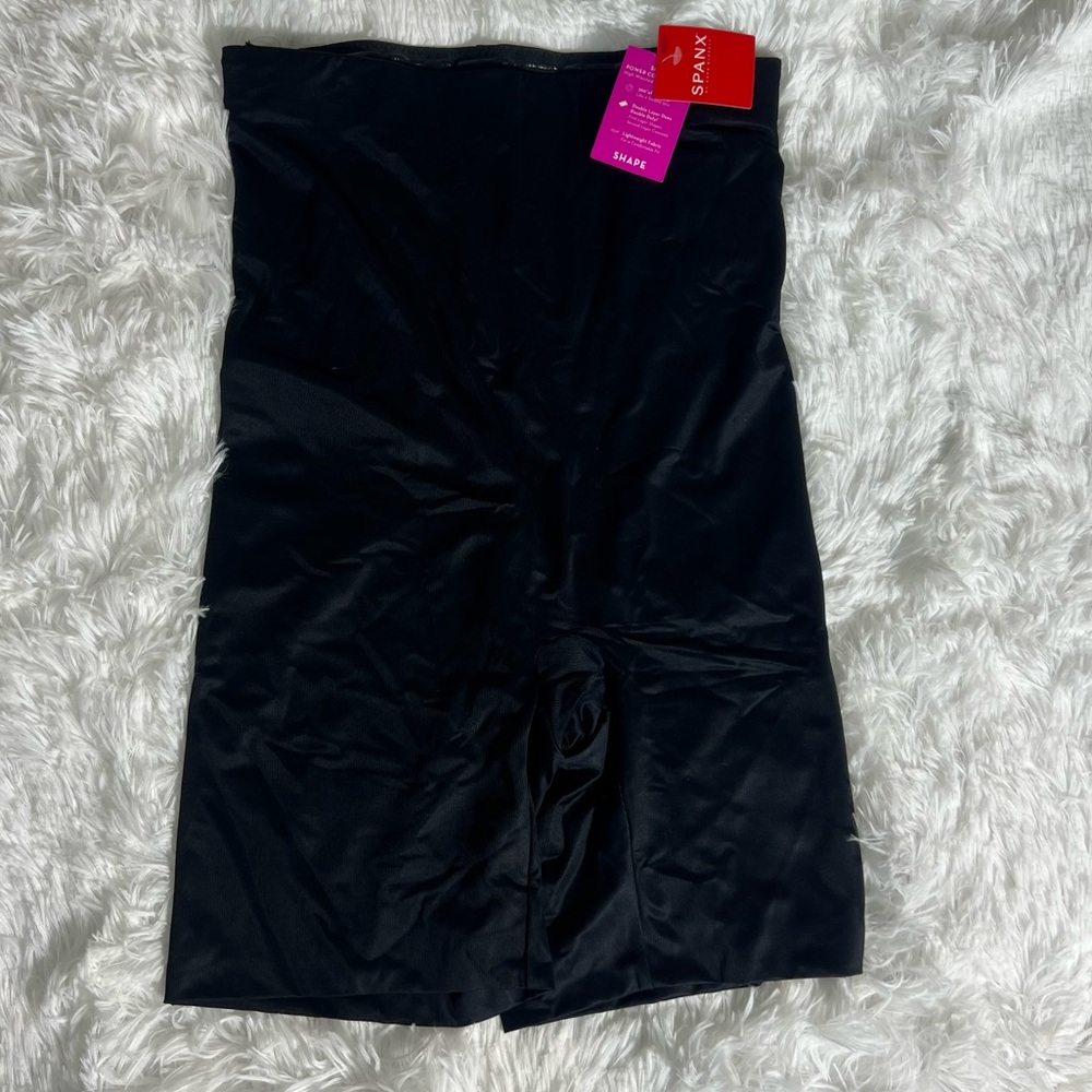 Spanx Power Conceal Her High Waisted Mid-Thigh Shorts - Picture 2 of 9